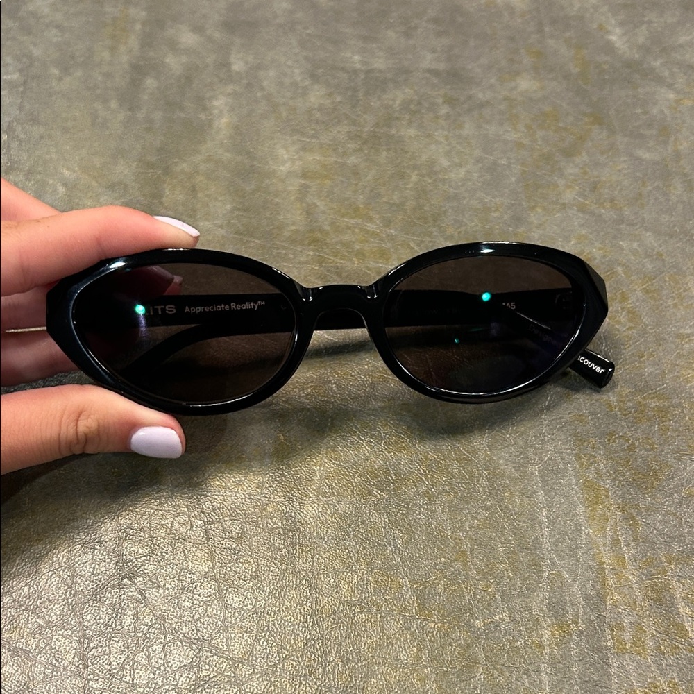 Kits Tallow Sun with Black with Gray Tinted Lenses- KB01